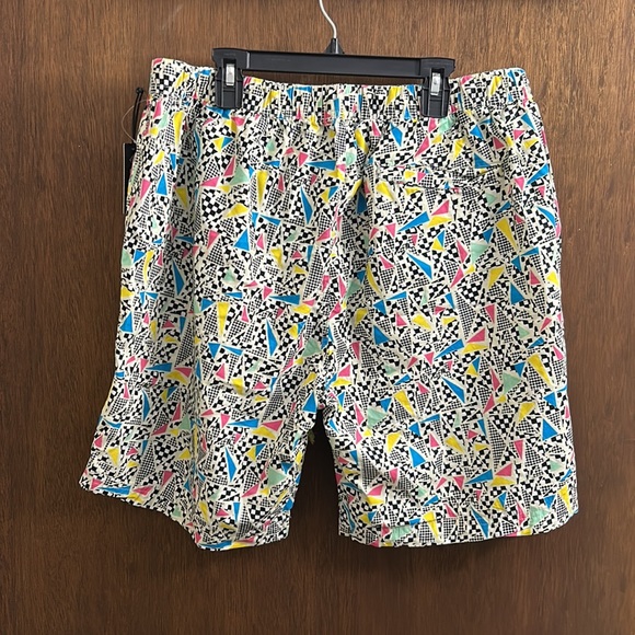 MASSIVE retro pattern volley shorts - Picture 4 of 4